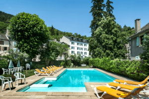 piscine Meyrueis Hôtel Family & Spa